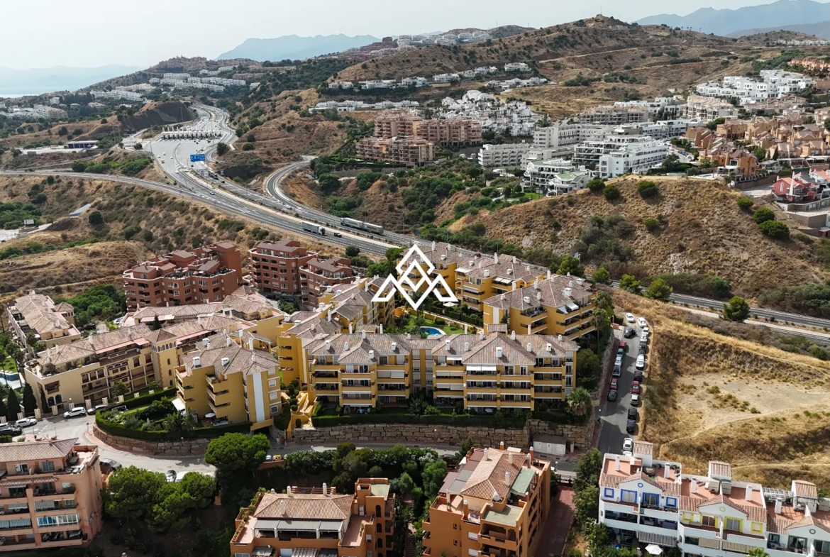 Stylish Riviera del Sol Apartment with panoramic sea views, 2 bedrooms, garage and storage. Prime Spain real estate opportunity.