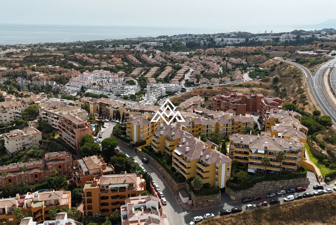 Stylish Riviera del Sol Apartment with panoramic sea views, 2 bedrooms, garage and storage. Prime Spain real estate opportunity.