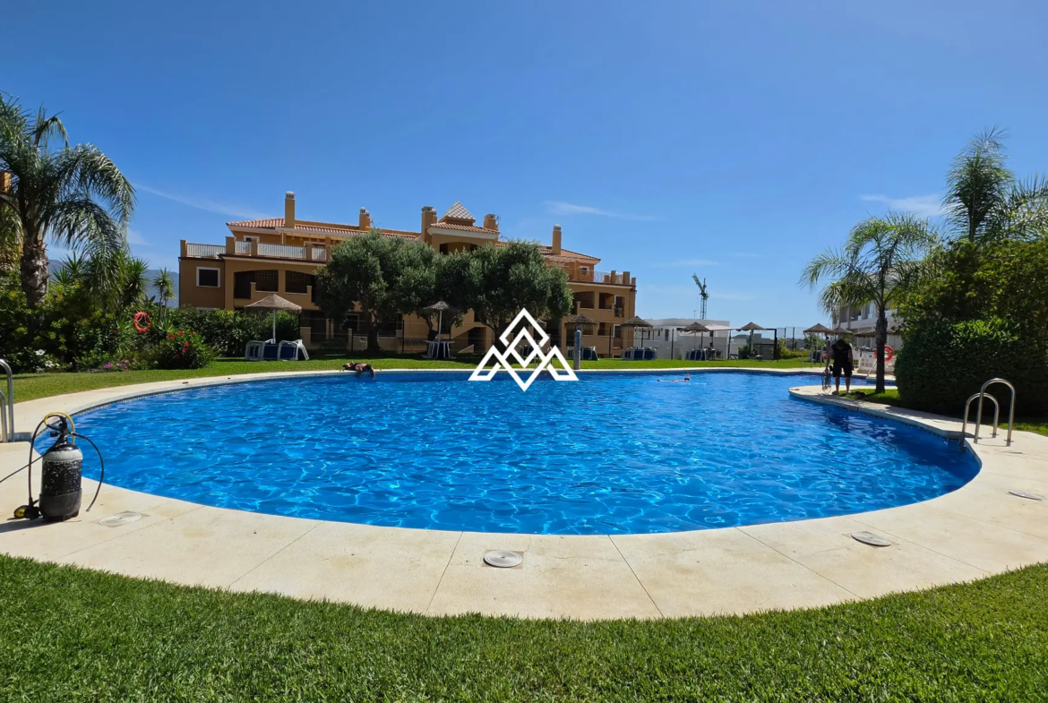 Luxury Calanova Penthouse with a 200 m² terrace, panoramic sea and golf views. Exceptional Spain real estate in La Cala de Mijas.