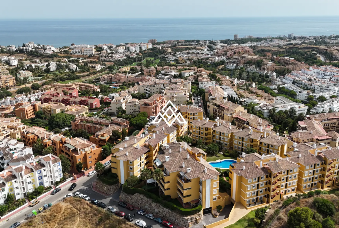 Stylish Riviera del Sol Apartment with panoramic sea views, 2 bedrooms, garage and storage. Prime Spain real estate opportunity.