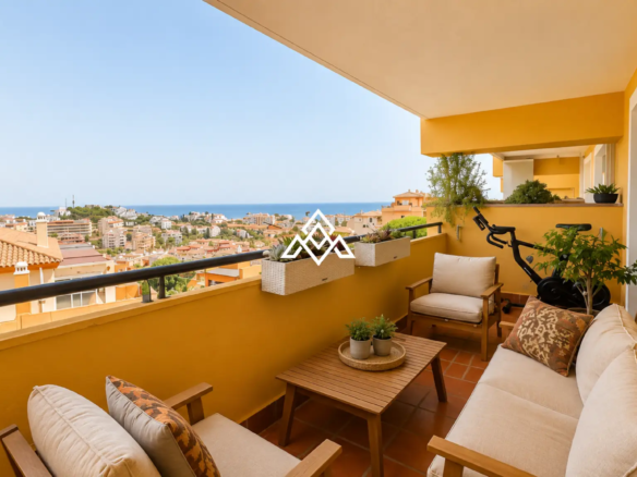 Stylish Riviera del Sol Apartment with panoramic sea views, 2 bedrooms, garage and storage. Prime Spain real estate opportunity.