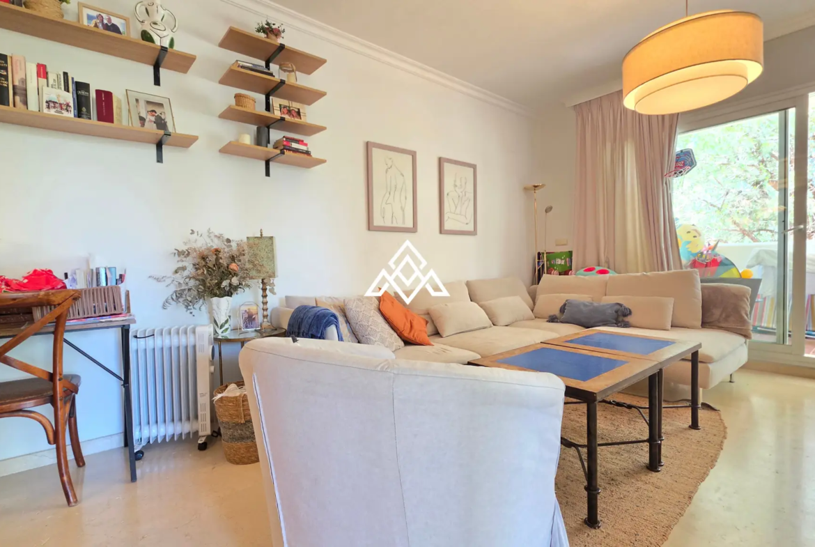Spacious Elviria Apartment with a 30 m² terrace, garage and forest views. Prime Spain real estate opportunity in Marbella.