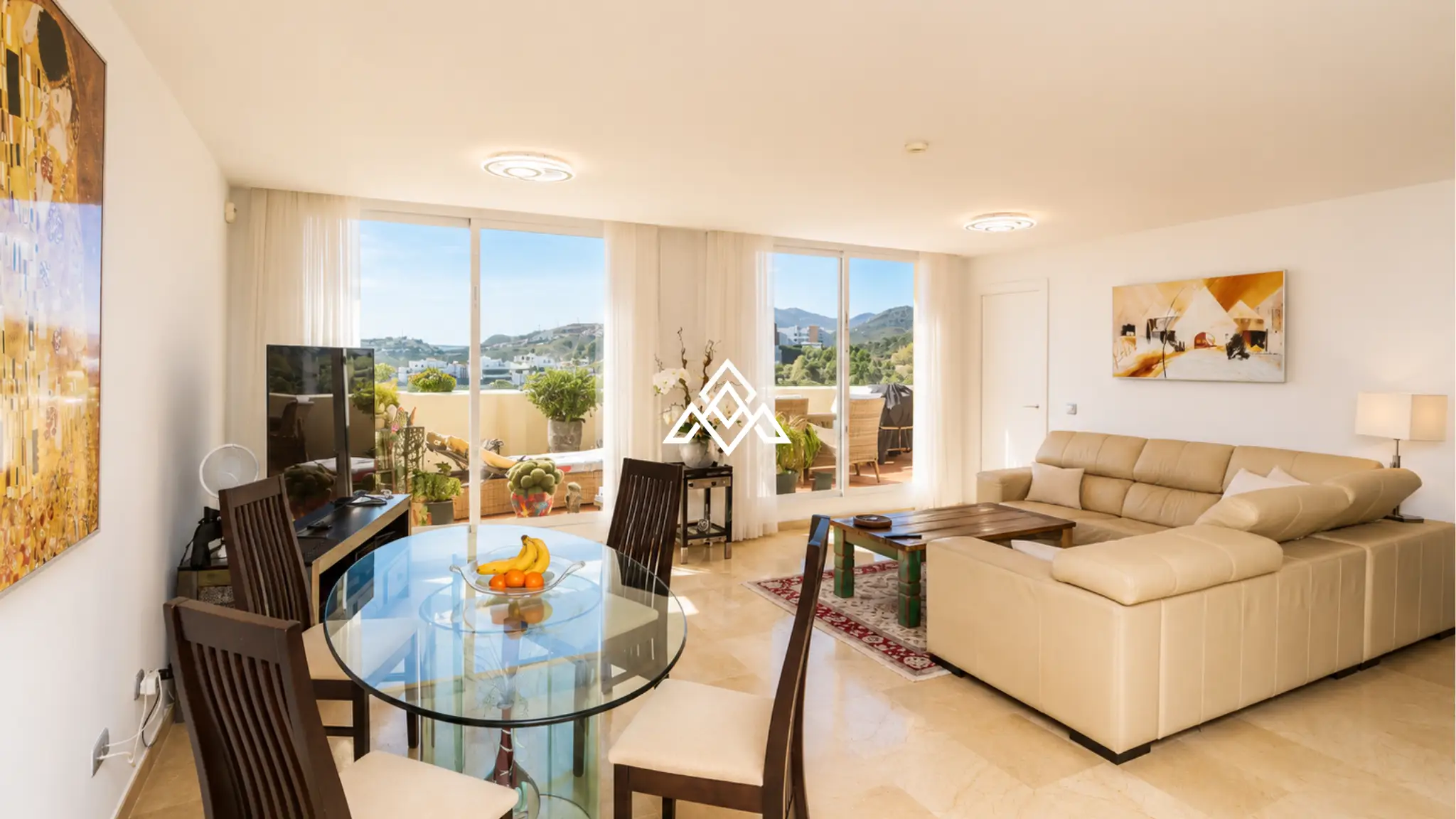Luxury Benahavis Apartment with panoramic sea, golf and lake views, renovated interiors and terrace. Prime Spain real estate opportunity.
