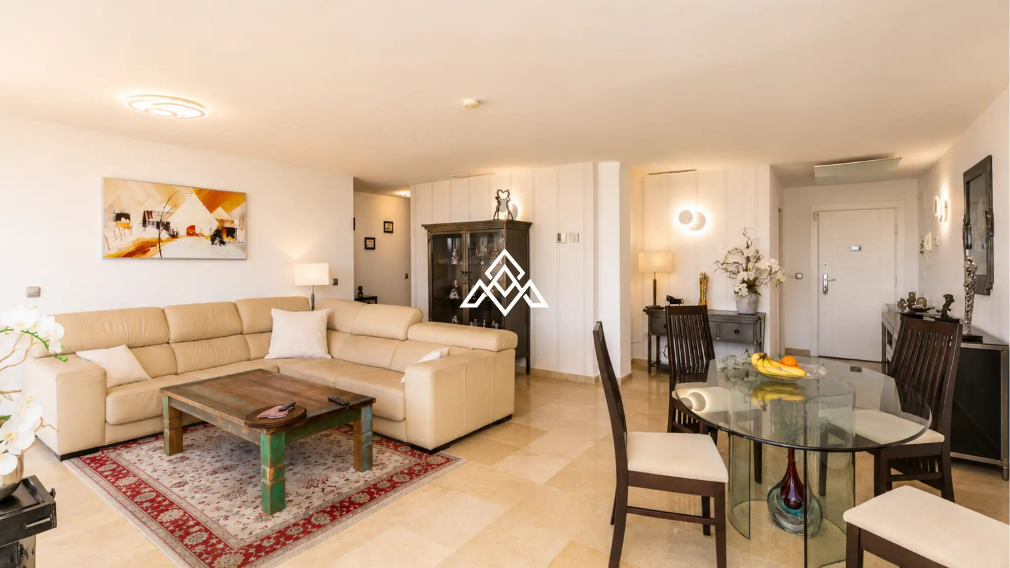 Luxury Benahavis Apartment with panoramic sea, golf and lake views, renovated interiors and terrace. Prime Spain real estate opportunity.