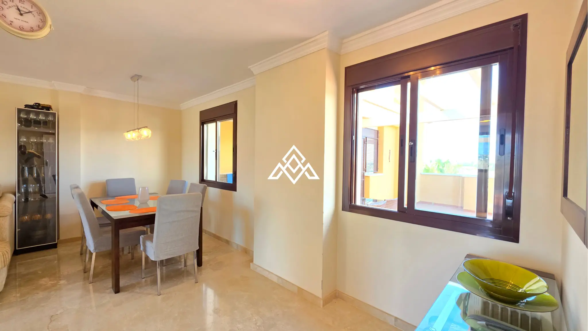 Luxury Calanova Penthouse with a 200 m² terrace, panoramic sea and golf views. Exceptional Spain real estate in La Cala de Mijas.