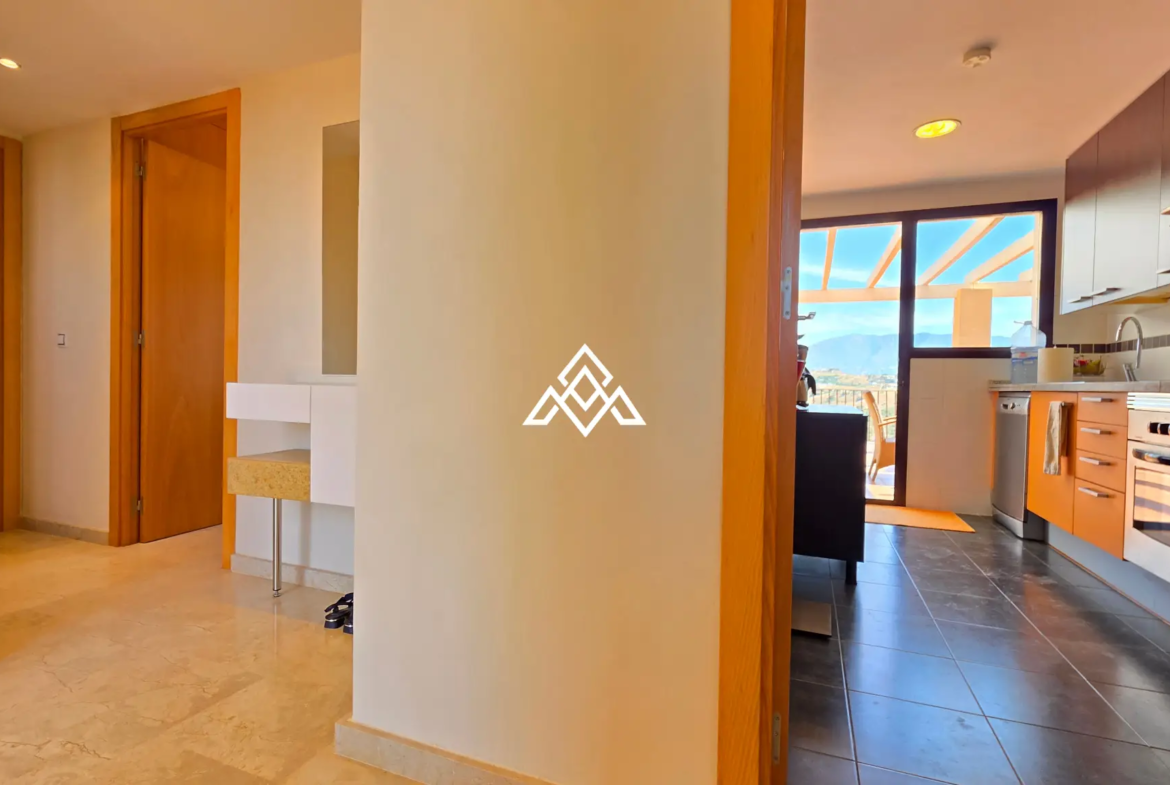 Luxury Calanova Penthouse with a 200 m² terrace, panoramic sea and golf views. Exceptional Spain real estate in La Cala de Mijas.