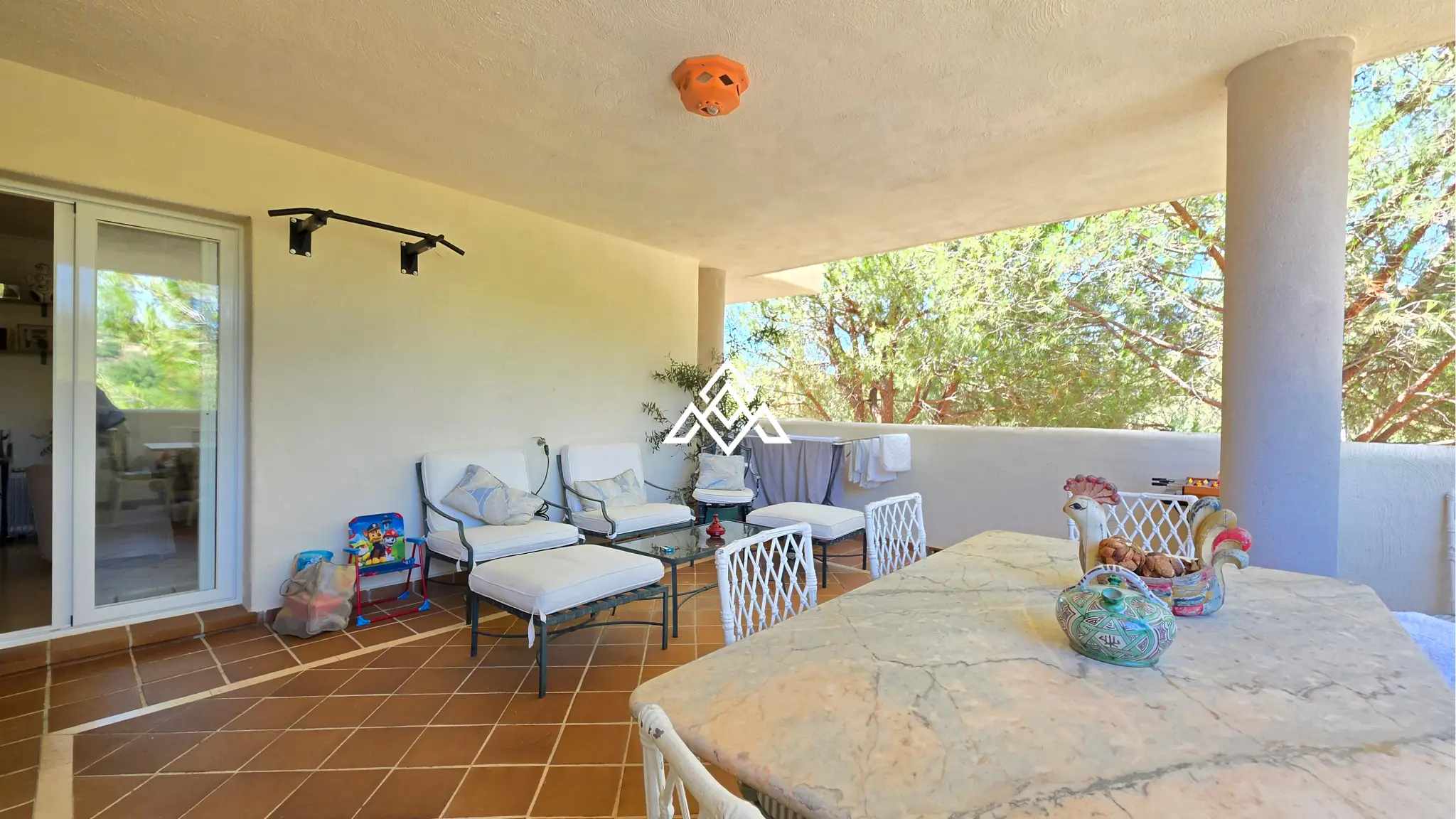 Spacious Elviria Apartment with a 30 m² terrace, garage and forest views. Prime Spain real estate opportunity in Marbella.