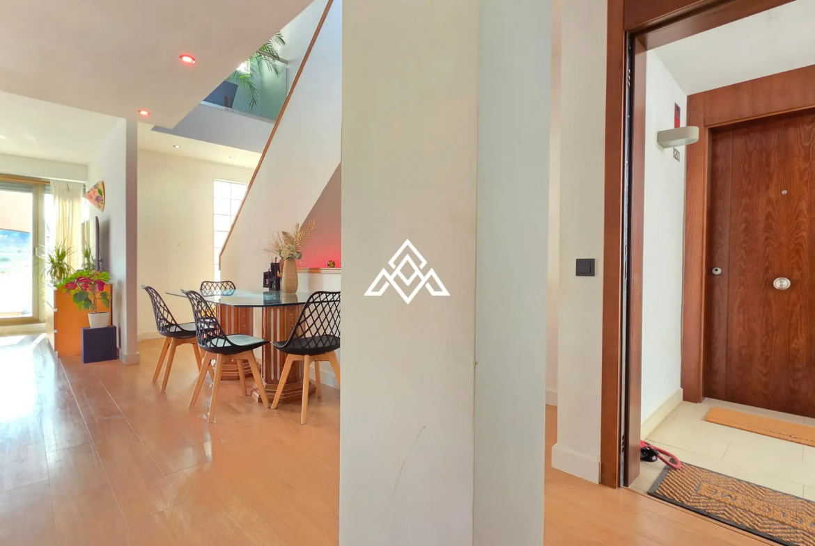 Luxury Triplex Penthouse La Cala with jacuzzi, solarium and 100 m² of terraces. Exceptional Spain real estate near La Cala de Mijas.
