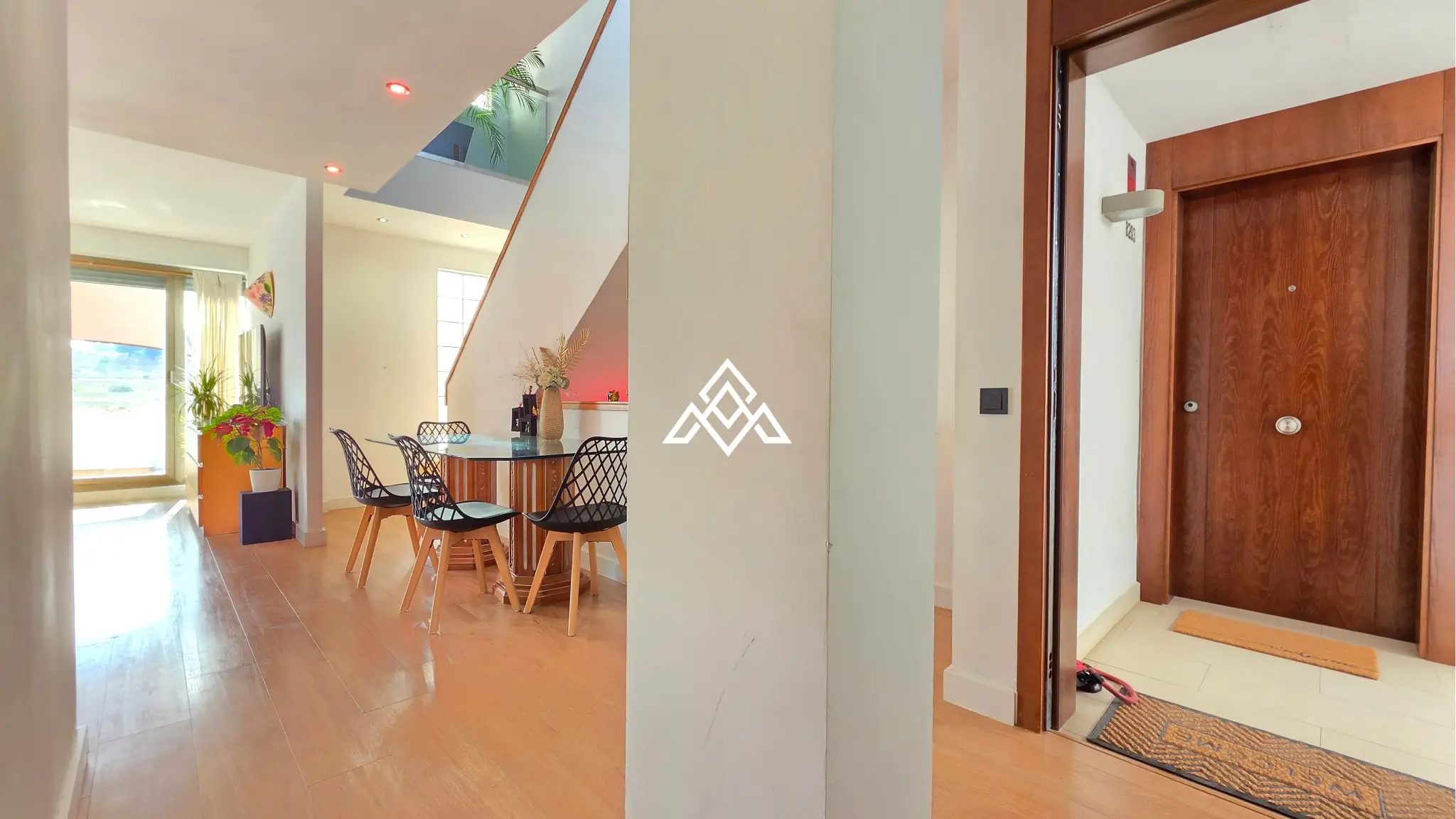 Luxury Triplex Penthouse La Cala with jacuzzi, solarium and 100 m² of terraces. Exceptional Spain real estate near La Cala de Mijas.