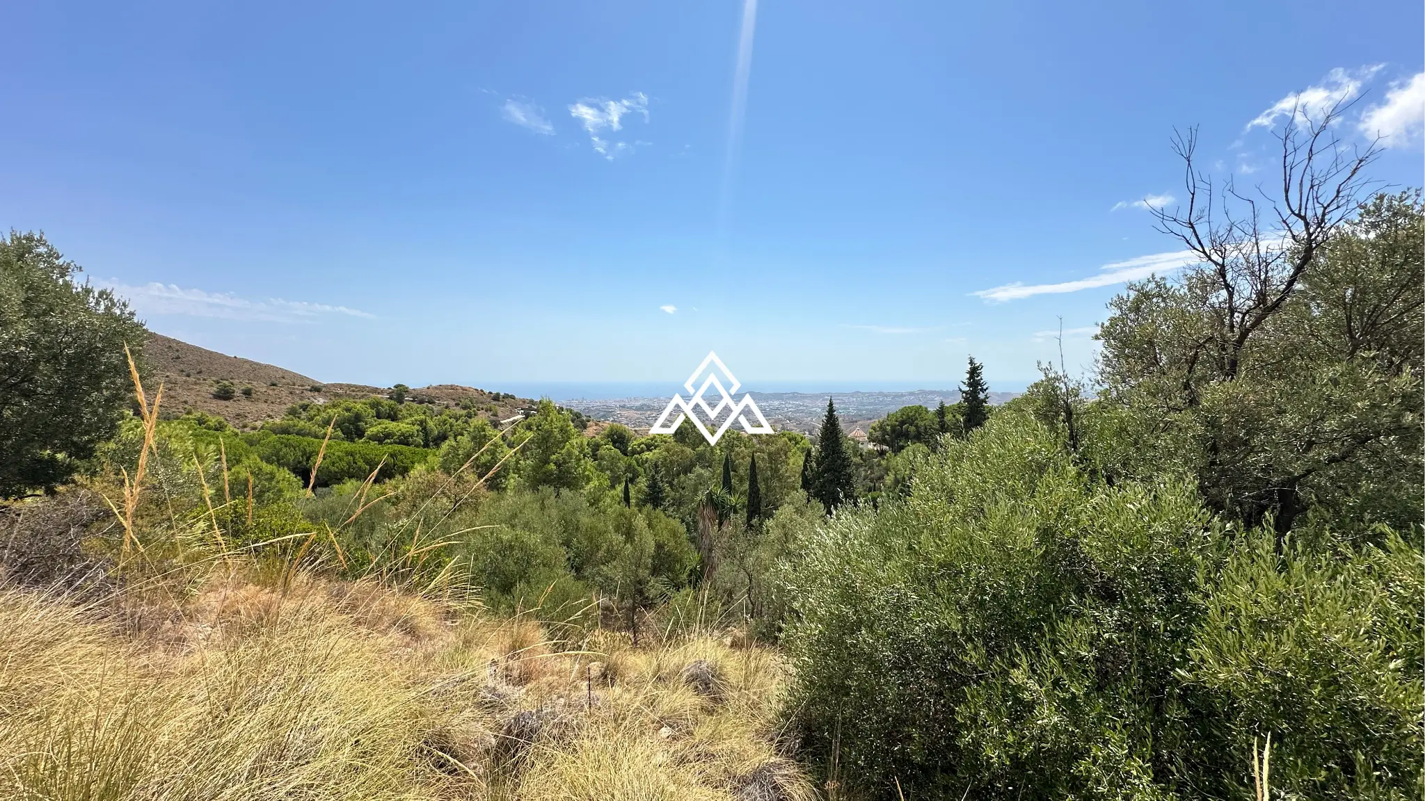 Valtocado urban plot in Mijas with panoramic sea views, up to 5,000 m² of land and residential building potential. Prime Spain real estate opportunity.