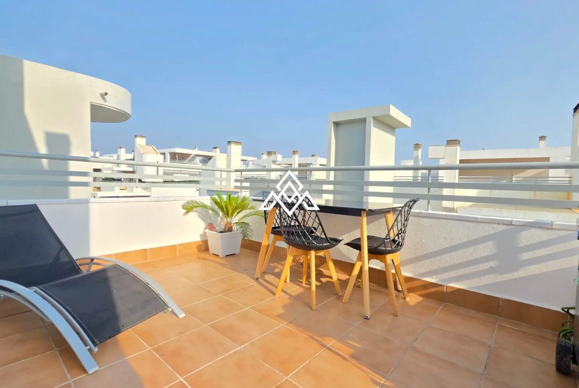 Luxury Triplex Penthouse La Cala with jacuzzi, solarium and 100 m² of terraces. Exceptional Spain real estate near La Cala de Mijas.