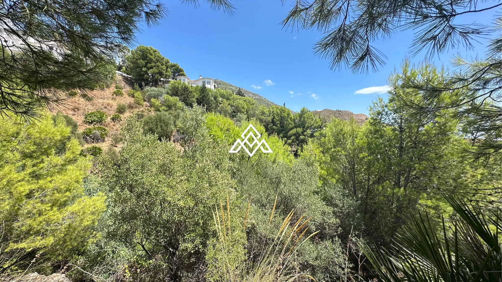 Valtocado urban plot in Mijas with panoramic sea views, up to 5,000 m² of land and residential building potential. Prime Spain real estate opportunity.