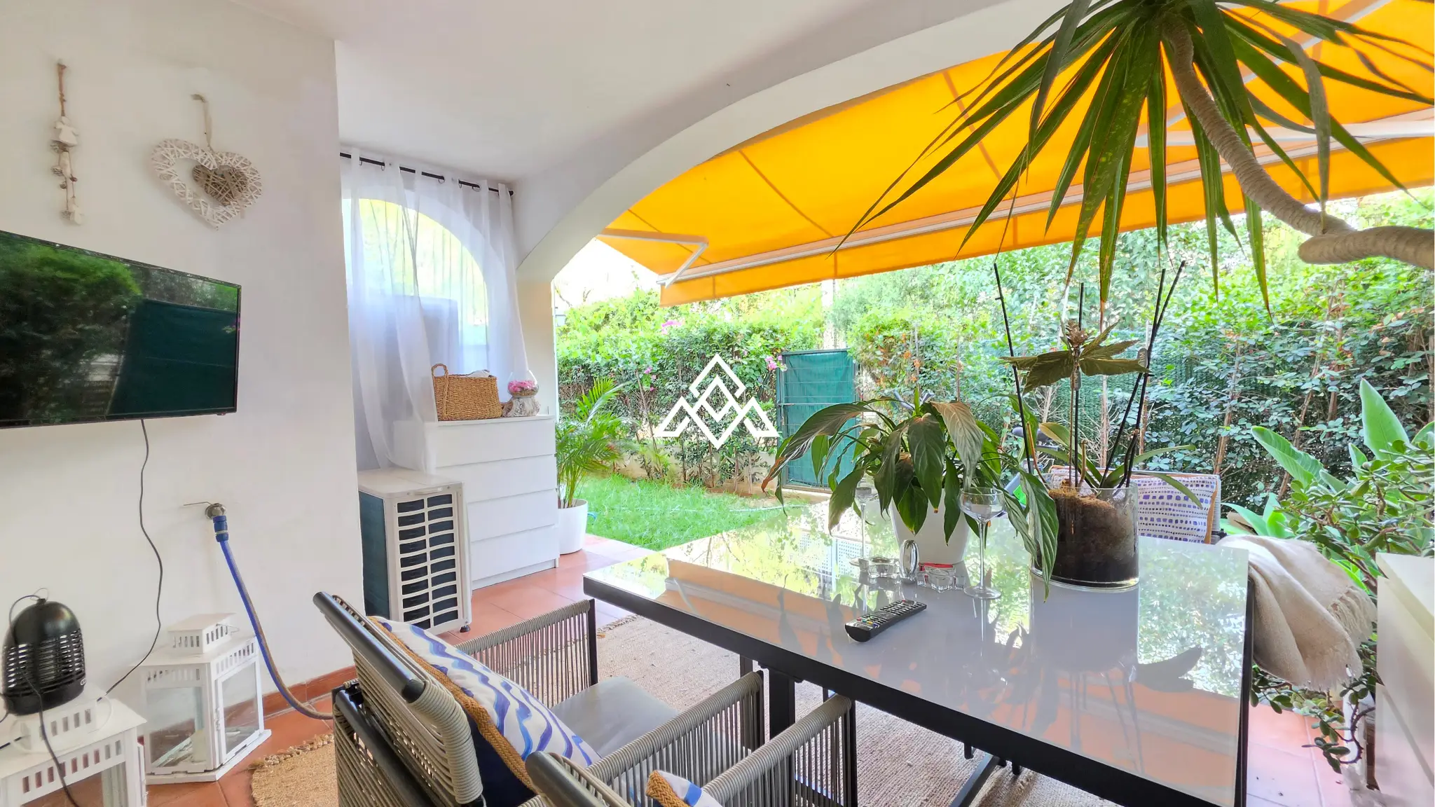 Exclusive Golden Mile Garden Apartment with private garden, terrace and 24h security. Prime Spain real estate in Marbella near the beach.