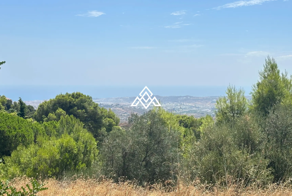 Valtocado urban plot in Mijas with panoramic sea views, up to 5,000 m² of land and residential building potential. Prime Spain real estate opportunity.