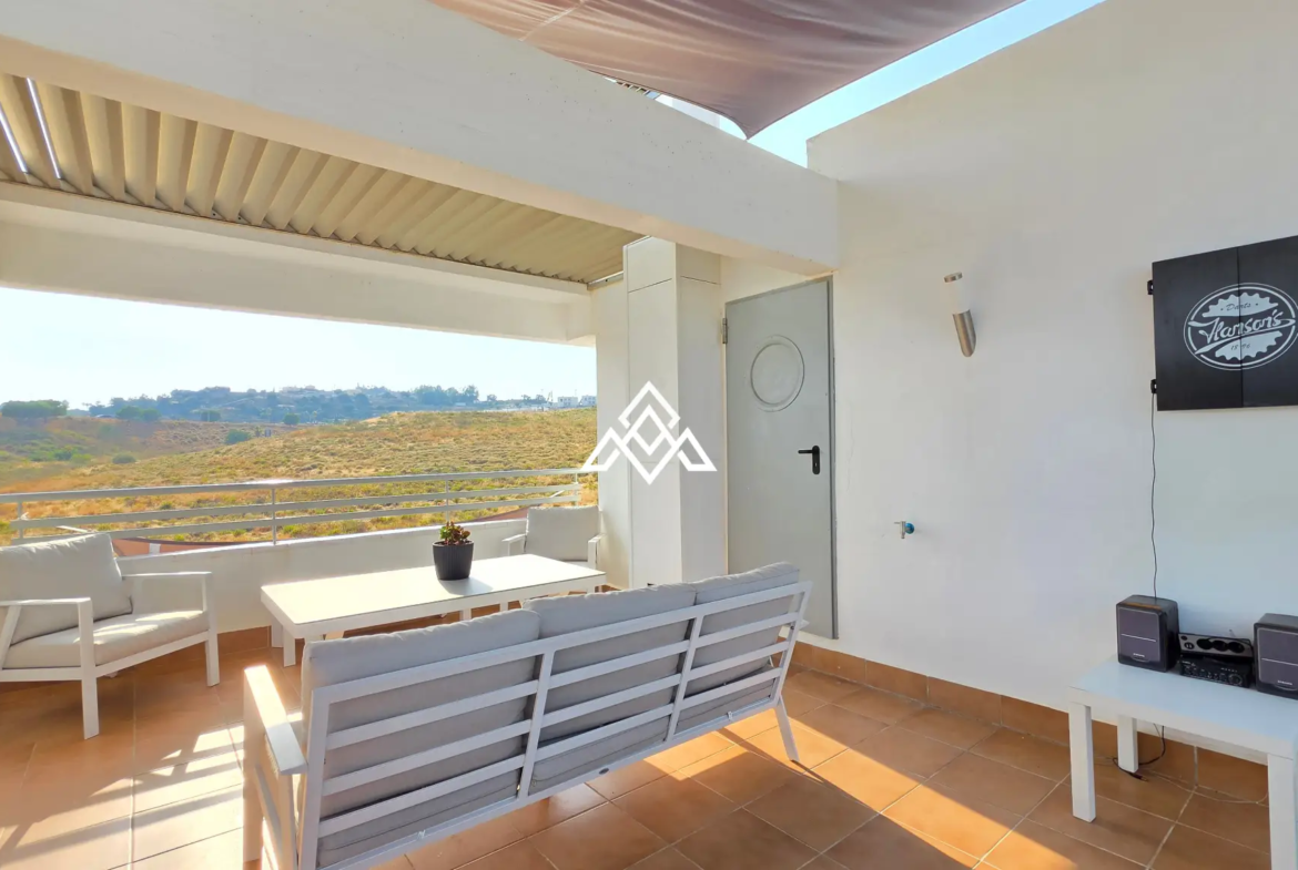 Luxury Triplex Penthouse La Cala with jacuzzi, solarium and 100 m² of terraces. Exceptional Spain real estate near La Cala de Mijas.