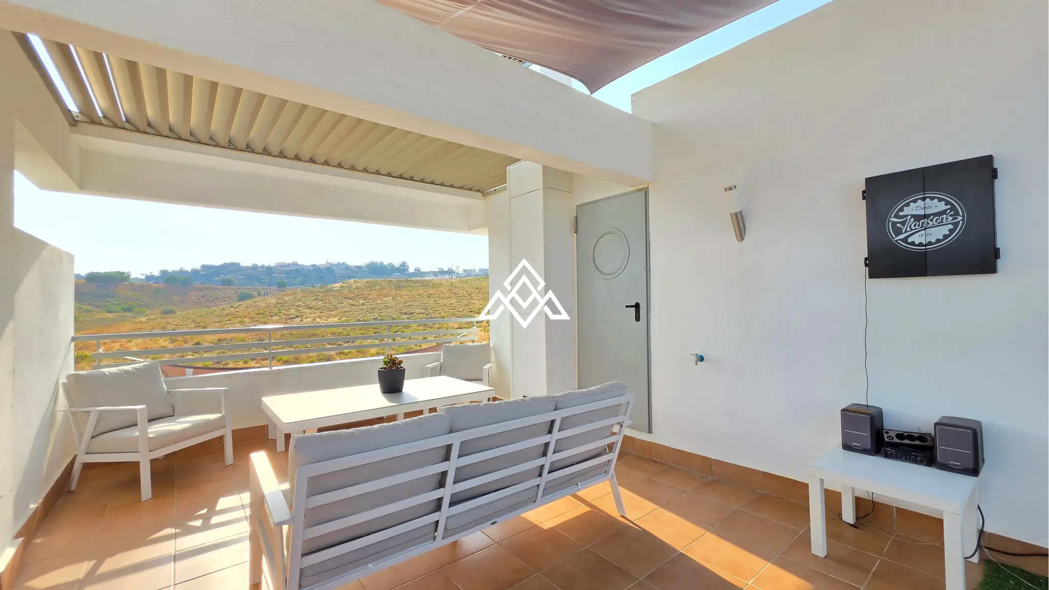 Luxury Triplex Penthouse La Cala with jacuzzi, solarium and 100 m² of terraces. Exceptional Spain real estate near La Cala de Mijas.