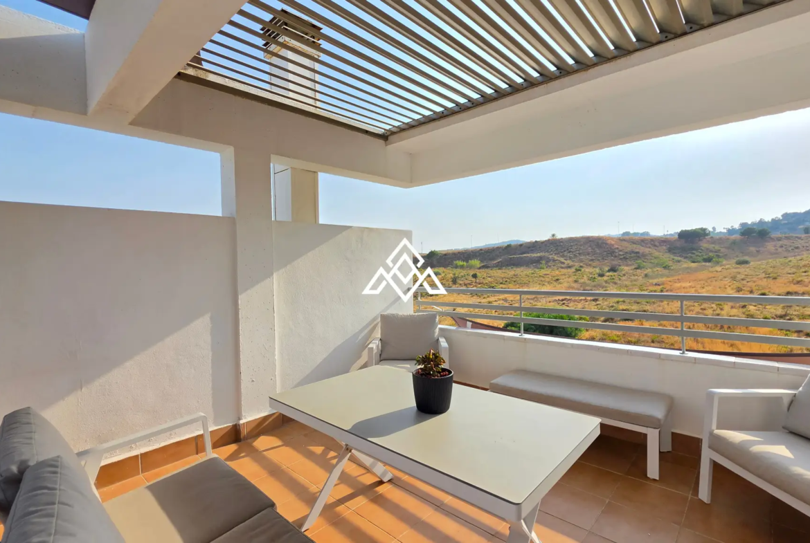 Luxury Triplex Penthouse La Cala with jacuzzi, solarium and 100 m² of terraces. Exceptional Spain real estate near La Cala de Mijas.