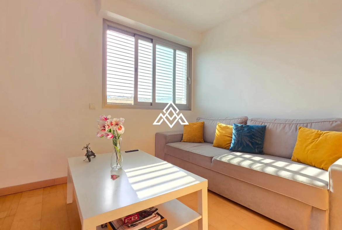 Luxury Triplex Penthouse La Cala with jacuzzi, solarium and 100 m² of terraces. Exceptional Spain real estate near La Cala de Mijas.