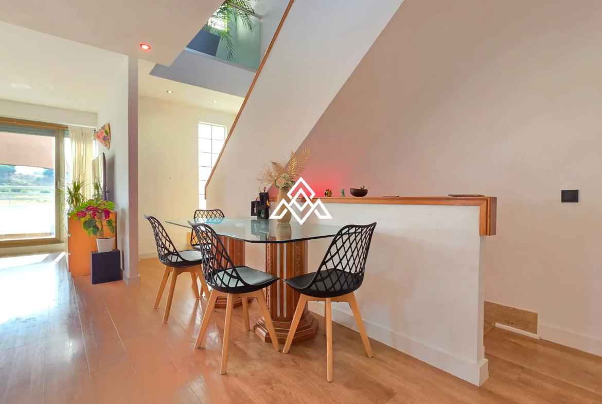 Luxury Triplex Penthouse La Cala with jacuzzi, solarium and 100 m² of terraces. Exceptional Spain real estate near La Cala de Mijas.