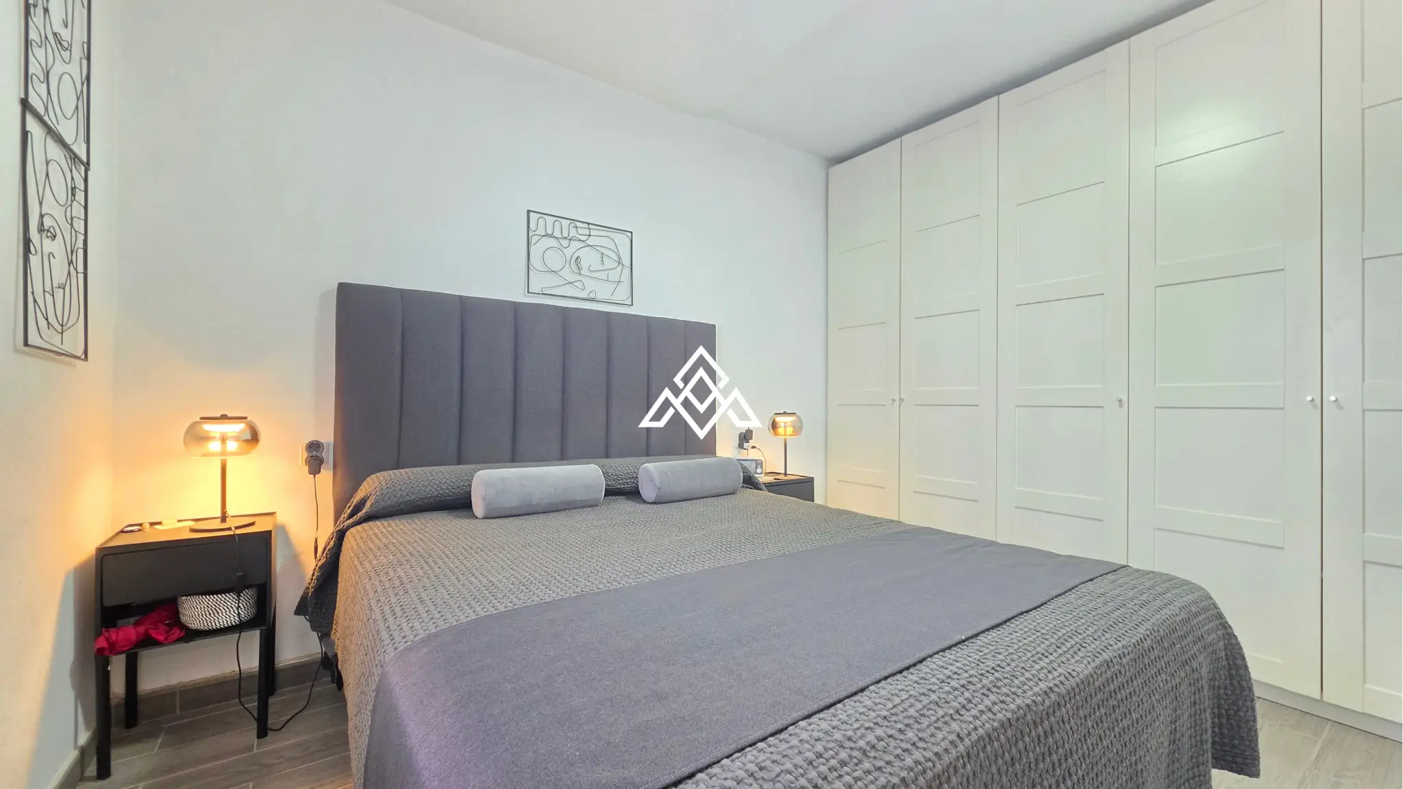 2 (23) Charming Cortijo Blanco Penthouse near the beach and Puerto Banús. Great Spain real estate investment with terrace and pool views.