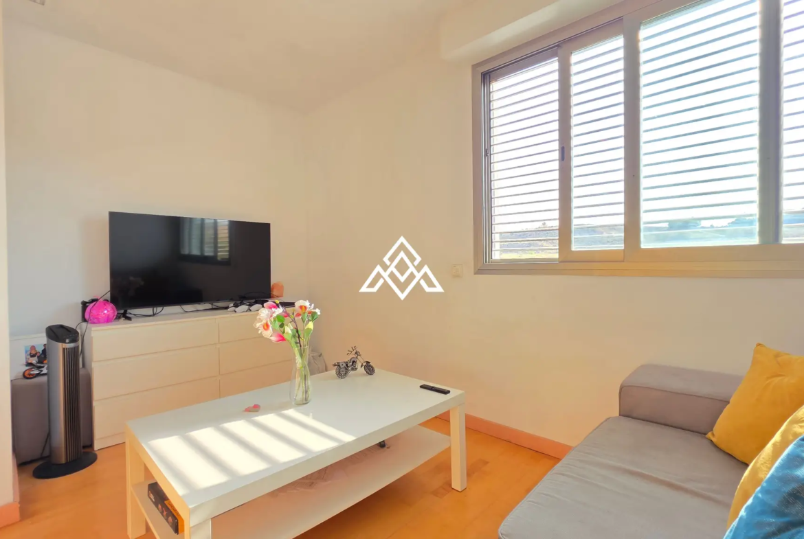 Luxury Triplex Penthouse La Cala with jacuzzi, solarium and 100 m² of terraces. Exceptional Spain real estate near La Cala de Mijas.