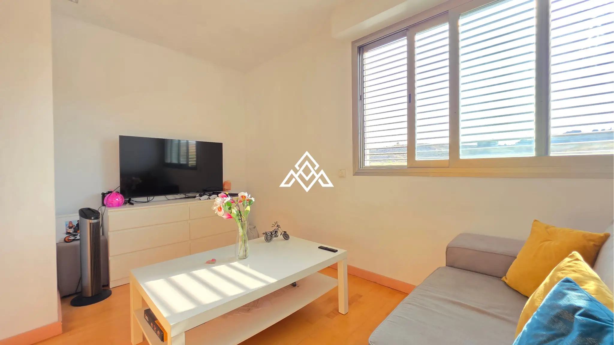 Luxury Triplex Penthouse La Cala with jacuzzi, solarium and 100 m² of terraces. Exceptional Spain real estate near La Cala de Mijas.