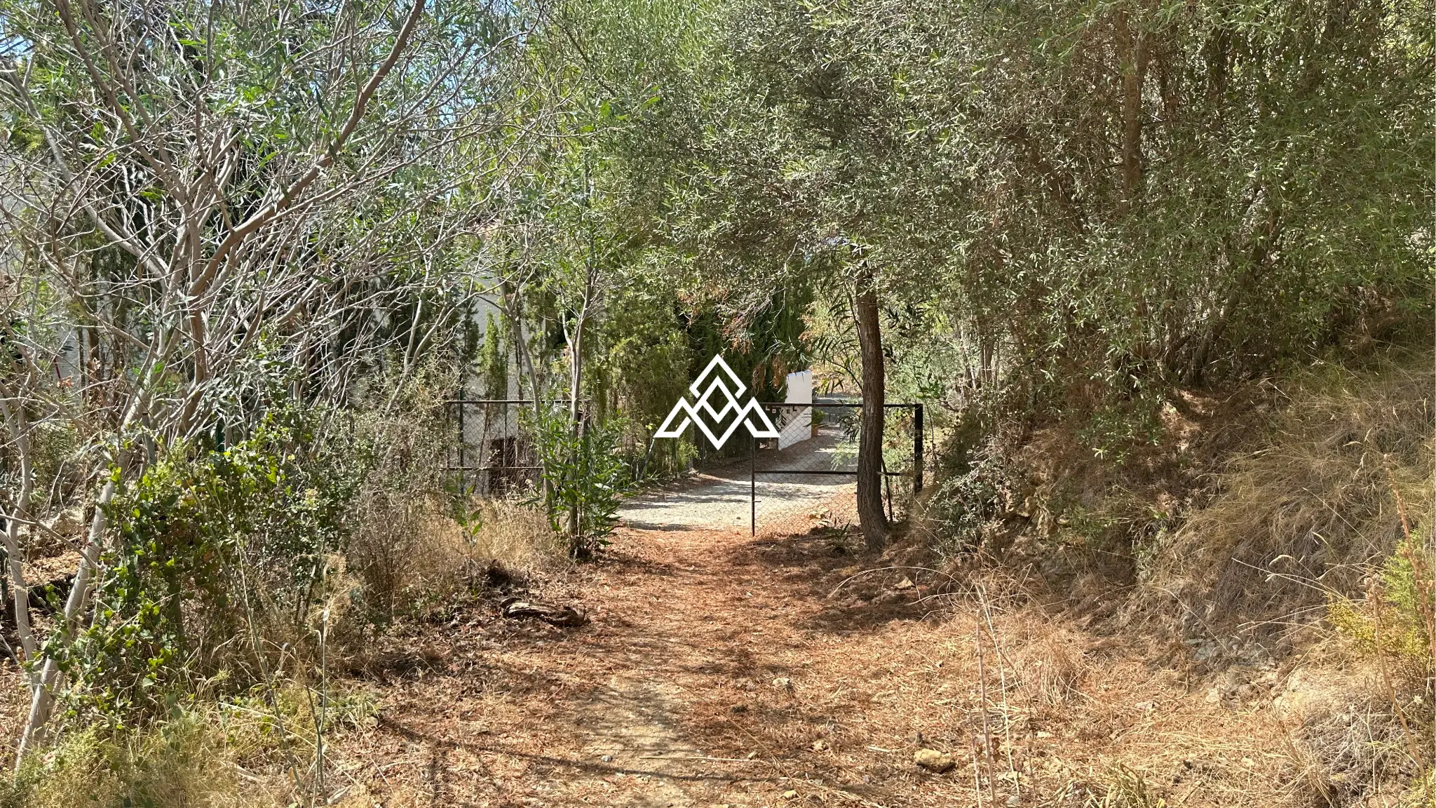 Valtocado urban plot in Mijas with panoramic sea views, up to 5,000 m² of land and residential building potential. Prime Spain real estate opportunity.