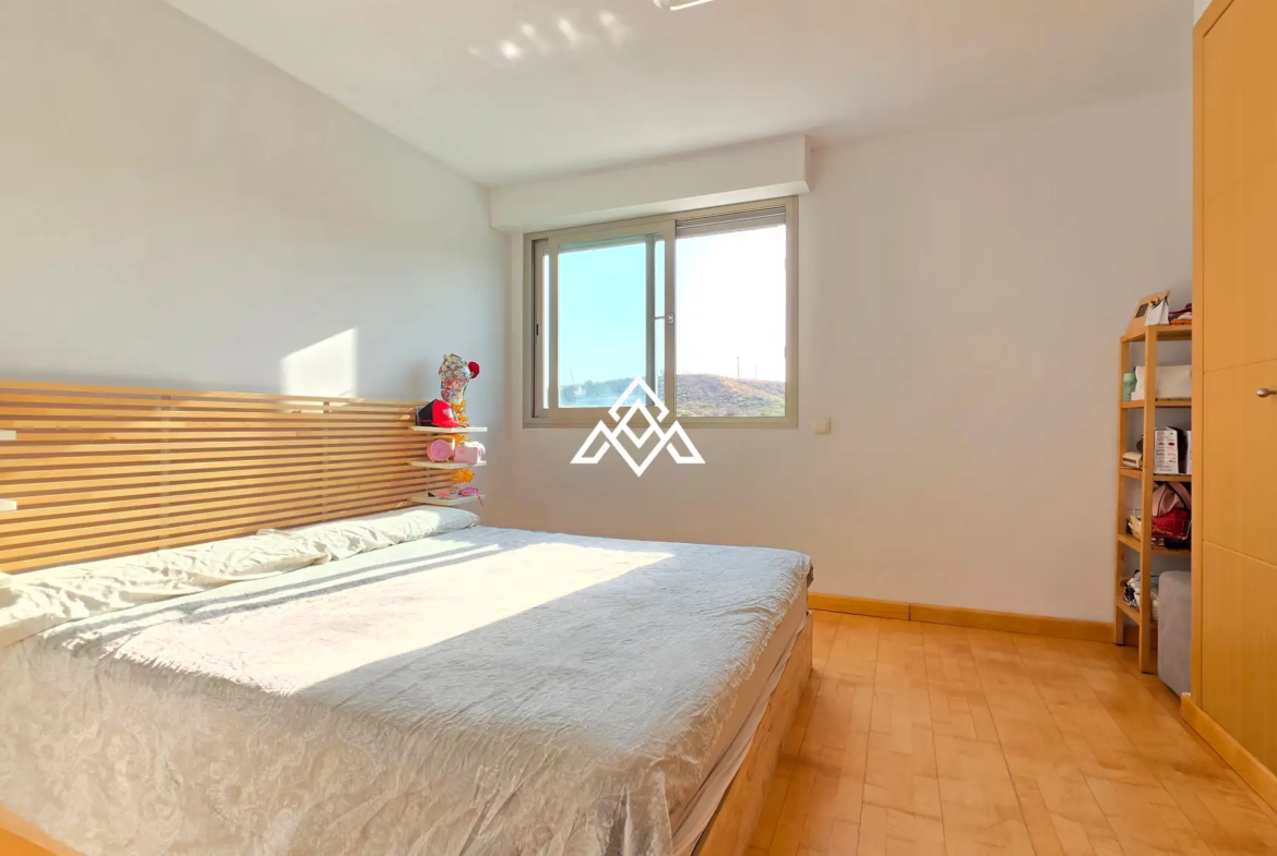 Luxury Triplex Penthouse La Cala with jacuzzi, solarium and 100 m² of terraces. Exceptional Spain real estate near La Cala de Mijas.