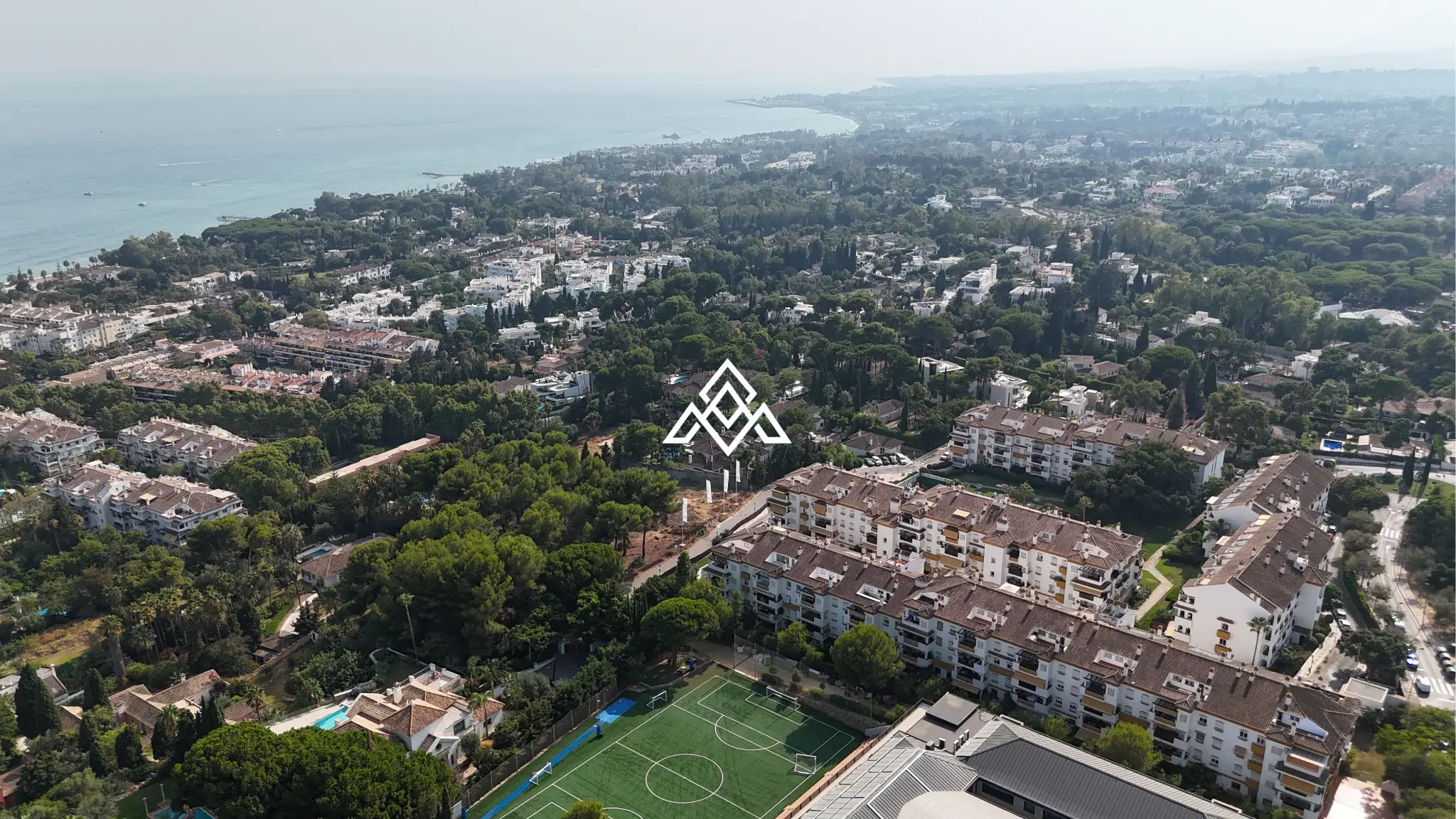 Exclusive Golden Mile Garden Apartment with private garden, terrace and 24h security. Prime Spain real estate in Marbella near the beach.