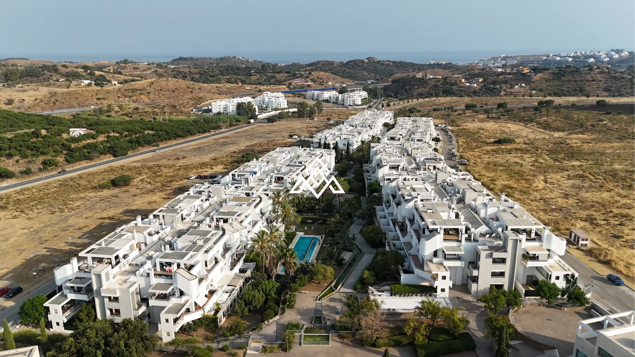 Luxury Triplex Penthouse La Cala with jacuzzi, solarium and 100 m² of terraces. Exceptional Spain real estate near La Cala de Mijas.