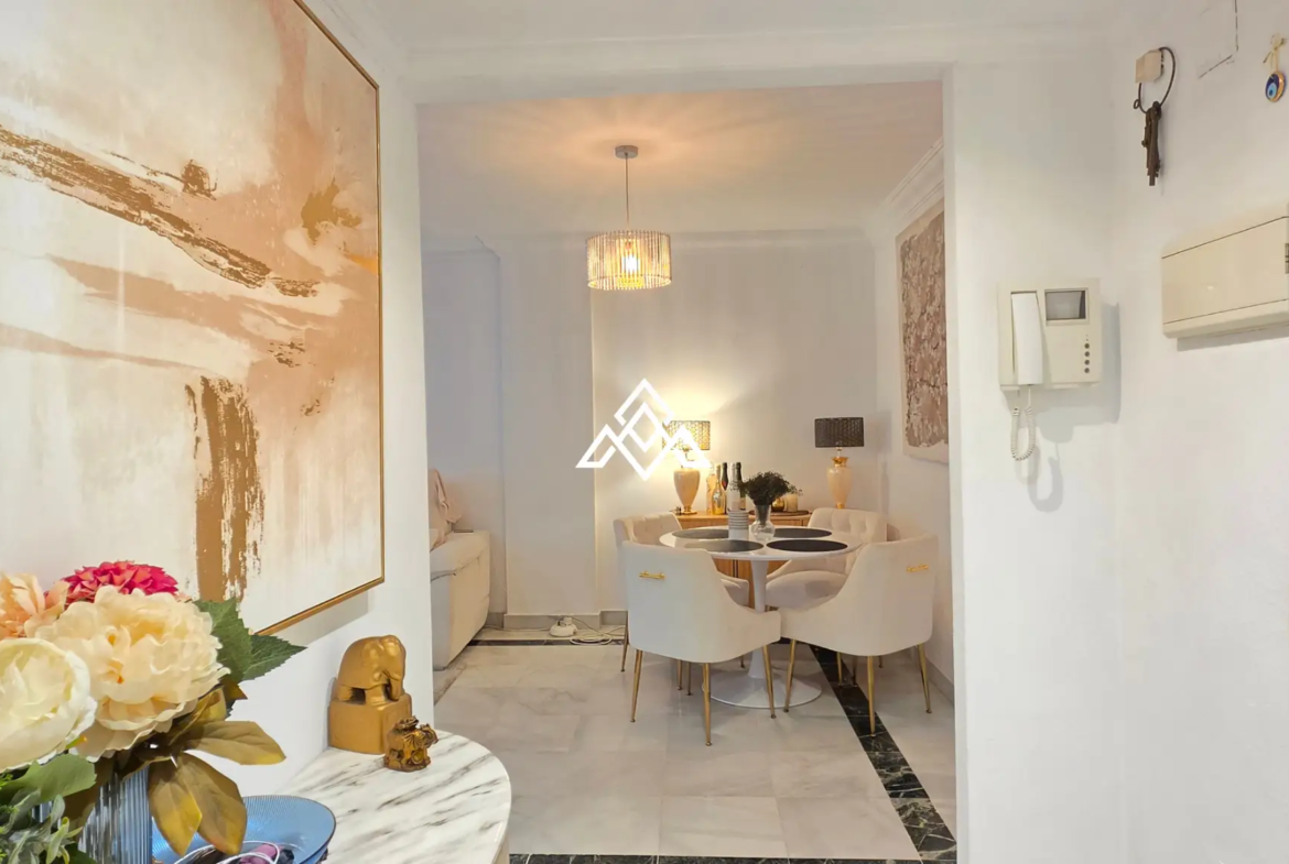 Exclusive Golden Mile Garden Apartment with private garden, terrace and 24h security. Prime Spain real estate in Marbella near the beach.