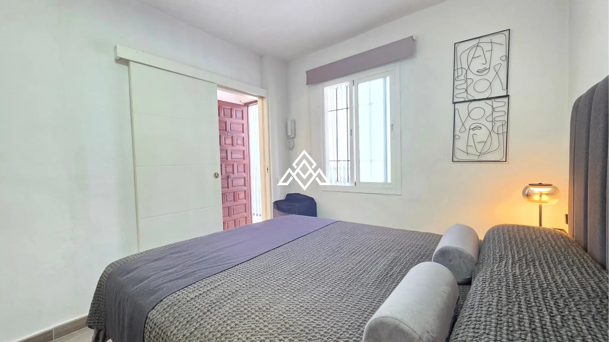 3 (22) Charming Cortijo Blanco Penthouse near the beach and Puerto Banús. Great Spain real estate investment with terrace and pool views.