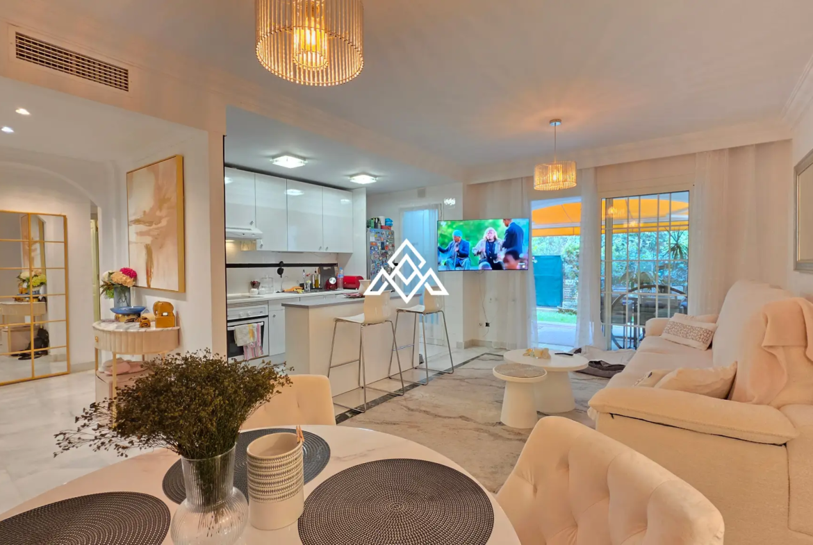 Exclusive Golden Mile Garden Apartment with private garden, terrace and 24h security. Prime Spain real estate in Marbella near the beach.