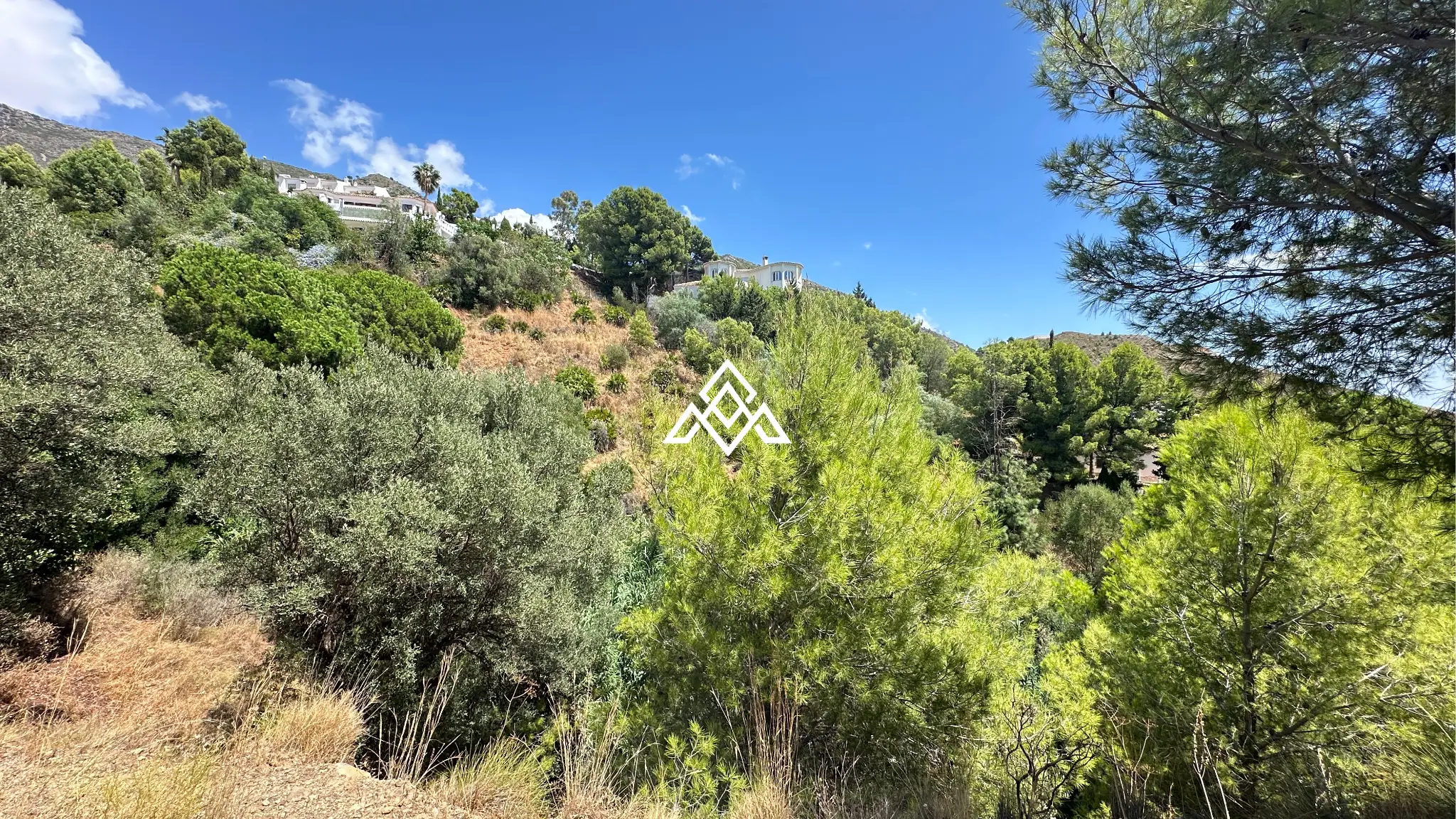 Valtocado urban plot in Mijas with panoramic sea views, up to 5,000 m² of land and residential building potential. Prime Spain real estate opportunity.