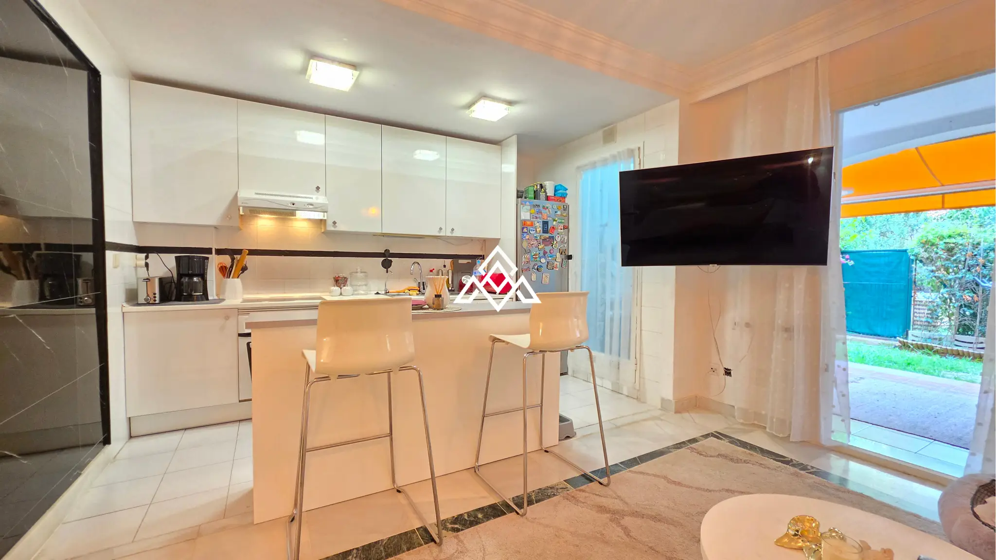 Exclusive Golden Mile Garden Apartment with private garden, terrace and 24h security. Prime Spain real estate in Marbella near the beach.
