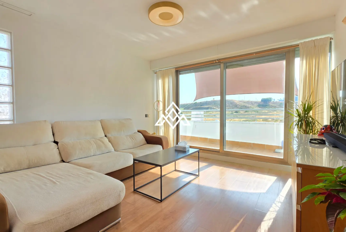Luxury Triplex Penthouse La Cala with jacuzzi, solarium and 100 m² of terraces. Exceptional Spain real estate near La Cala de Mijas.