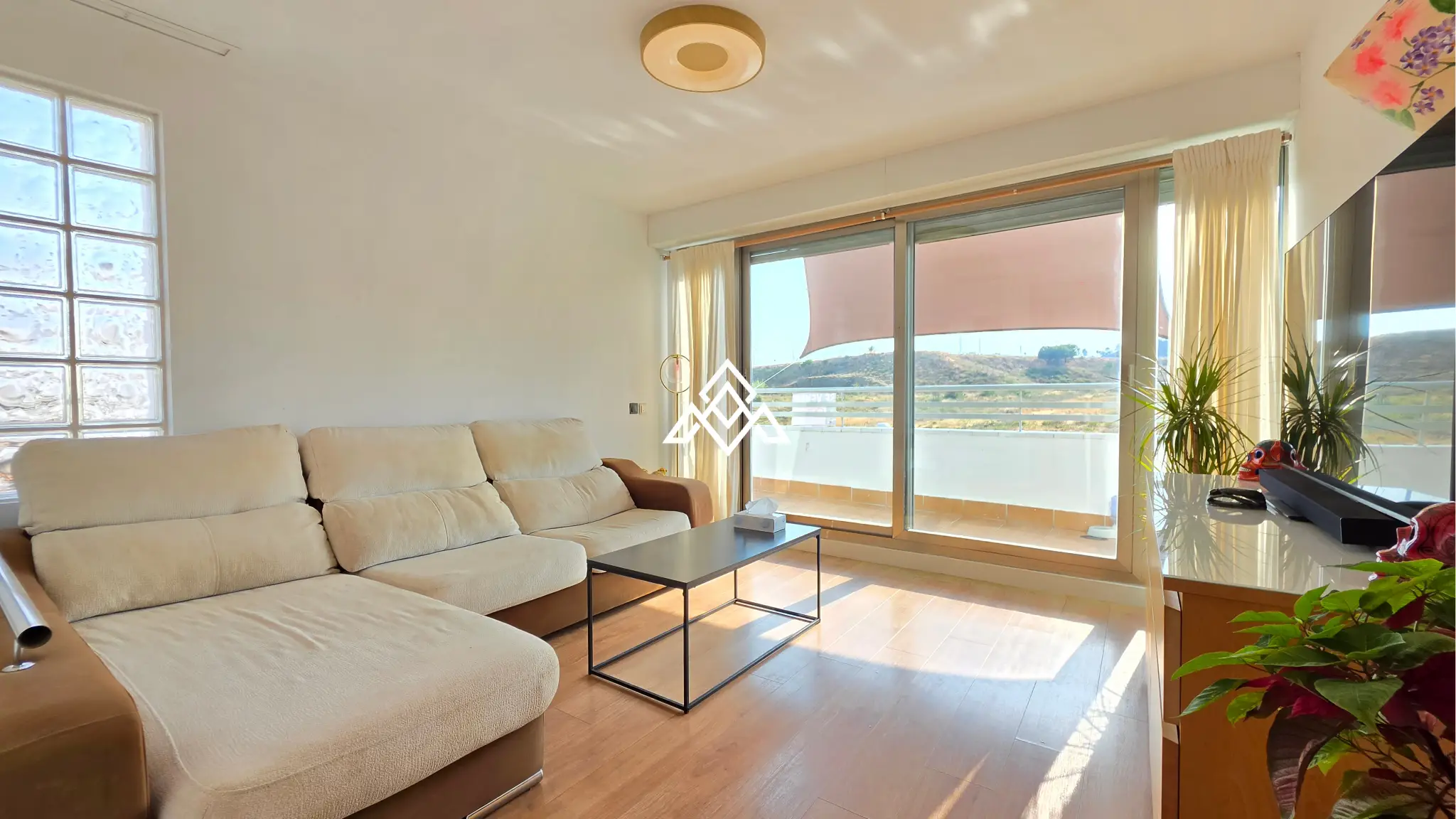 Luxury Triplex Penthouse La Cala with jacuzzi, solarium and 100 m² of terraces. Exceptional Spain real estate near La Cala de Mijas.