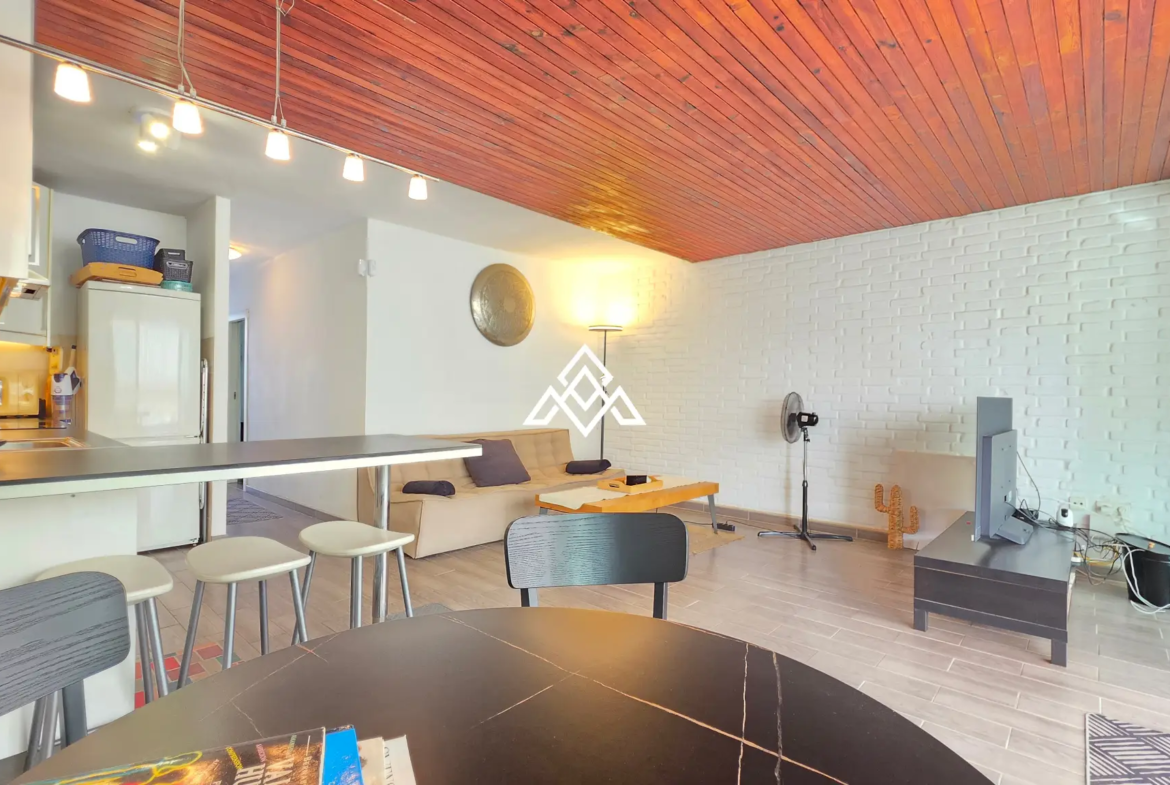 Charming Cortijo Blanco Penthouse near the beach and Puerto Banús. Great Spain real estate investment with terrace and pool views.