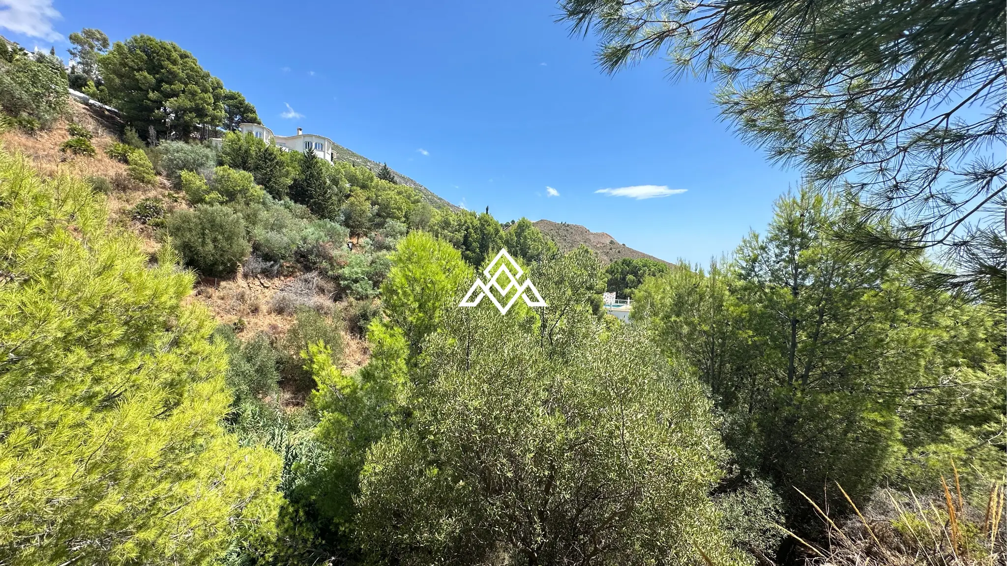 Valtocado urban plot in Mijas with panoramic sea views, up to 5,000 m² of land and residential building potential. Prime Spain real estate opportunity.
