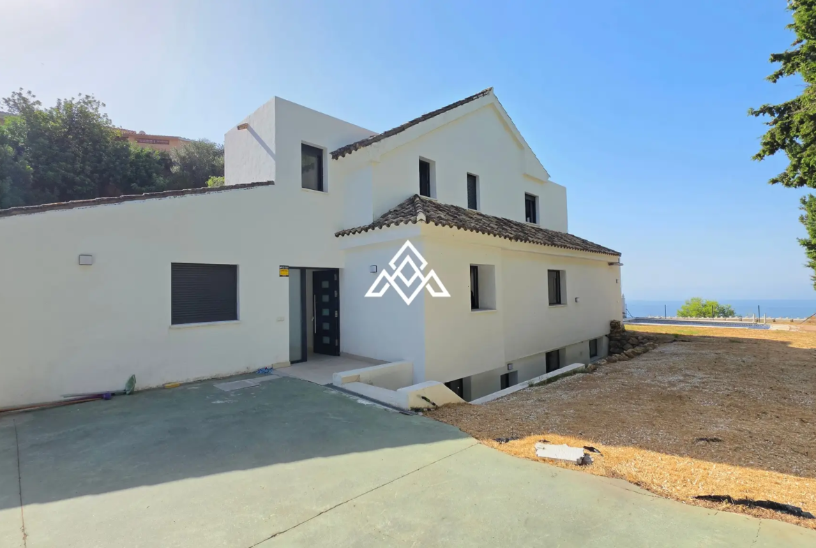 Fully renovated Panoramic Sea View Villa on the Costa del Sol with 5 bedrooms, 100 m² of terraces and stunning Mediterranean views.