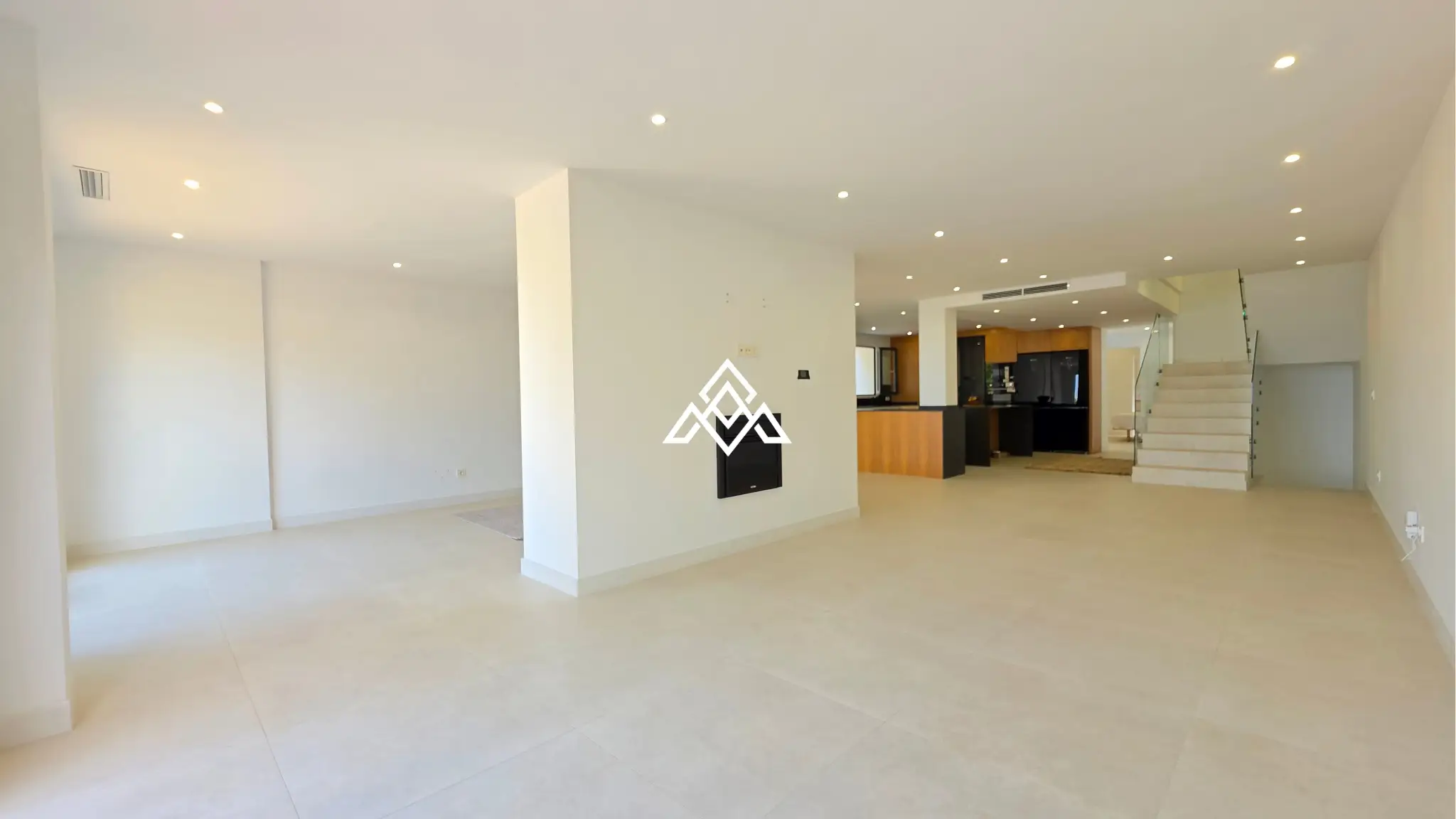 Fully renovated Panoramic Sea View Villa on the Costa del Sol with 5 bedrooms, 100 m² of terraces and stunning Mediterranean views.