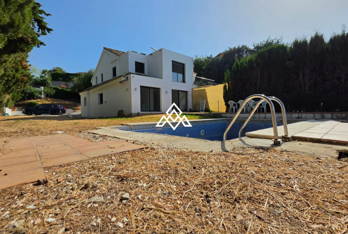 Fully renovated Panoramic Sea View Villa on the Costa del Sol with 5 bedrooms, 100 m² of terraces and stunning Mediterranean views.