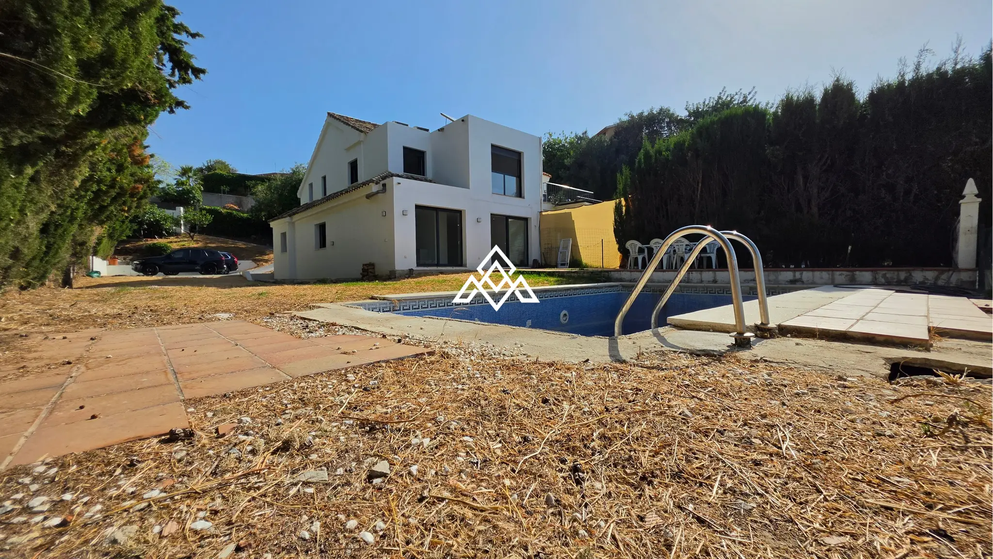 Fully renovated Panoramic Sea View Villa on the Costa del Sol with 5 bedrooms, 100 m² of terraces and stunning Mediterranean views.