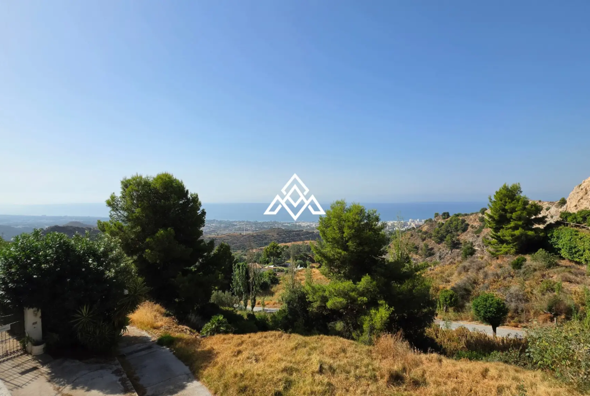 Fully renovated Panoramic Sea View Villa on the Costa del Sol with 5 bedrooms, 100 m² of terraces and stunning Mediterranean views.