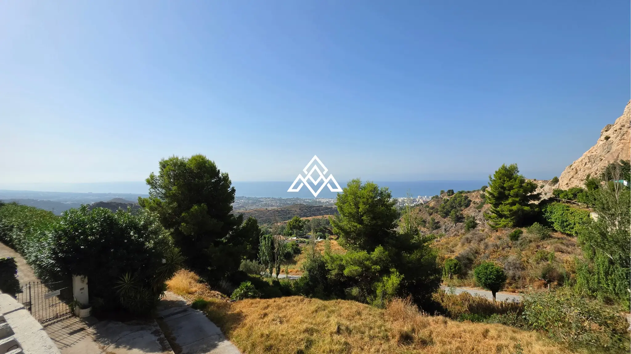 Fully renovated Panoramic Sea View Villa on the Costa del Sol with 5 bedrooms, 100 m² of terraces and stunning Mediterranean views.