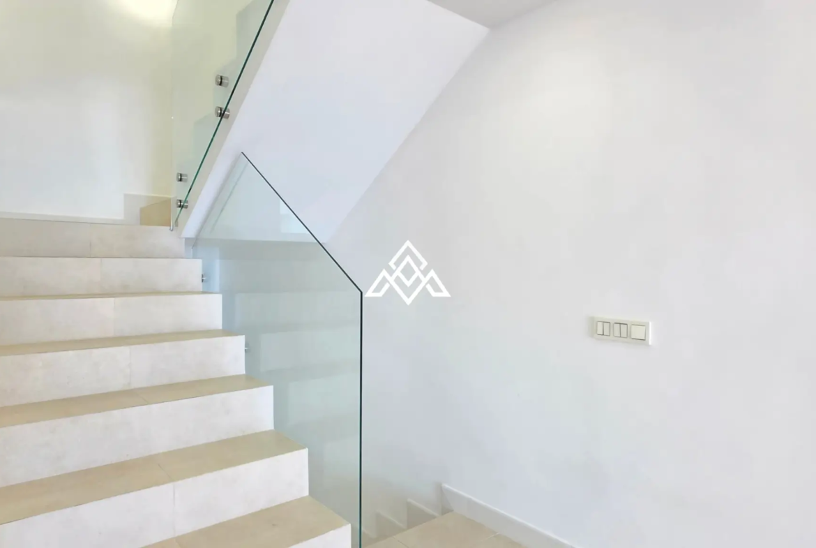 Fully renovated Panoramic Sea View Villa on the Costa del Sol with 5 bedrooms, 100 m² of terraces and stunning Mediterranean views.