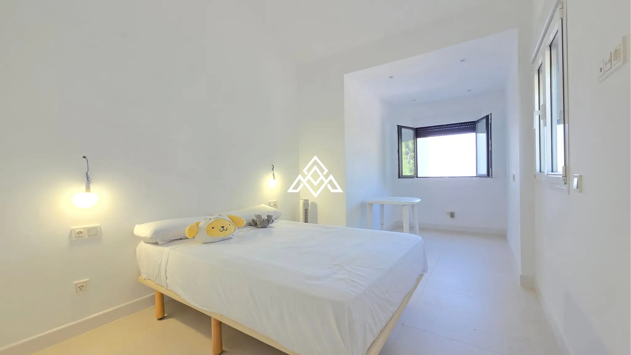 Fully renovated Panoramic Sea View Villa on the Costa del Sol with 5 bedrooms, 100 m² of terraces and stunning Mediterranean views.