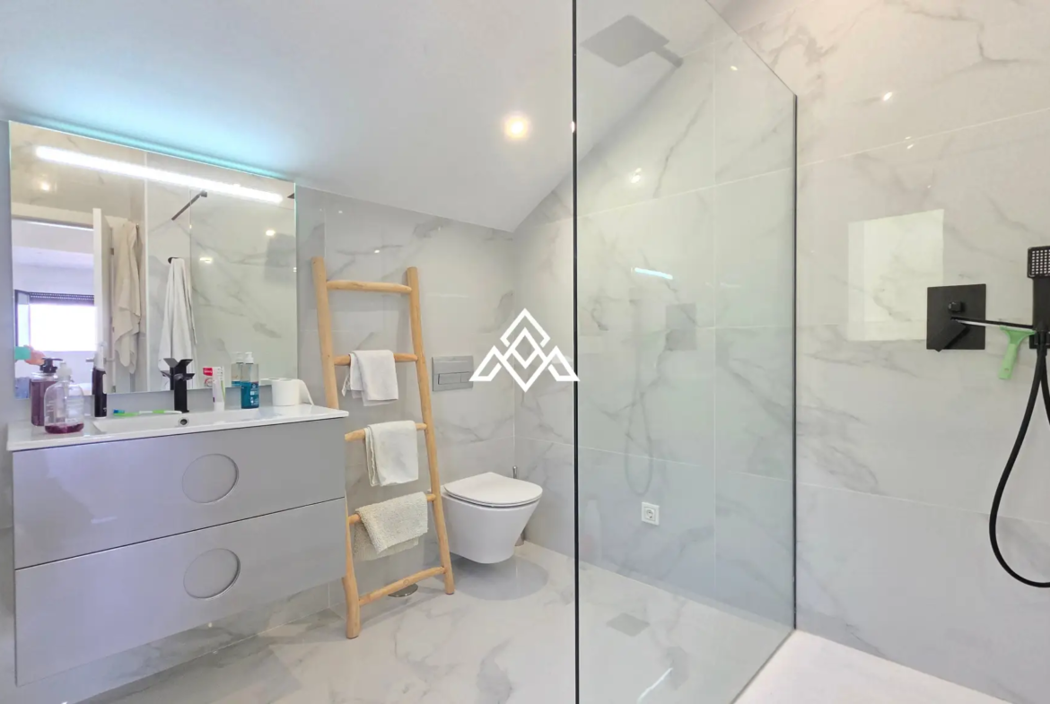 Fully renovated Panoramic Sea View Villa on the Costa del Sol with 5 bedrooms, 100 m² of terraces and stunning Mediterranean views.