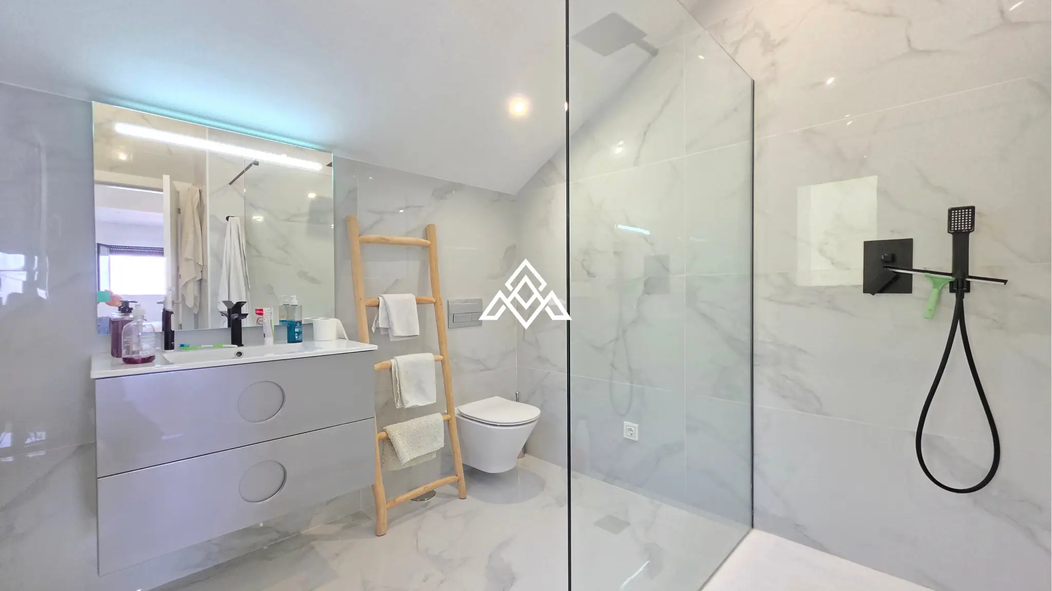 Fully renovated Panoramic Sea View Villa on the Costa del Sol with 5 bedrooms, 100 m² of terraces and stunning Mediterranean views.