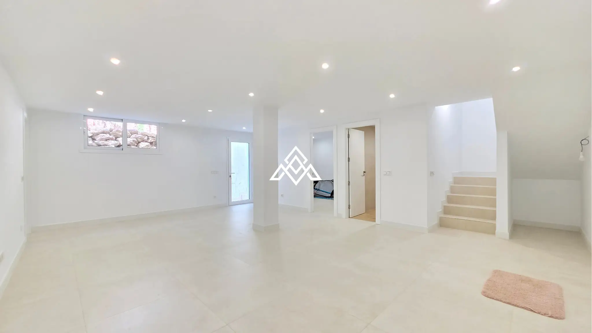 Fully renovated Panoramic Sea View Villa on the Costa del Sol with 5 bedrooms, 100 m² of terraces and stunning Mediterranean views.